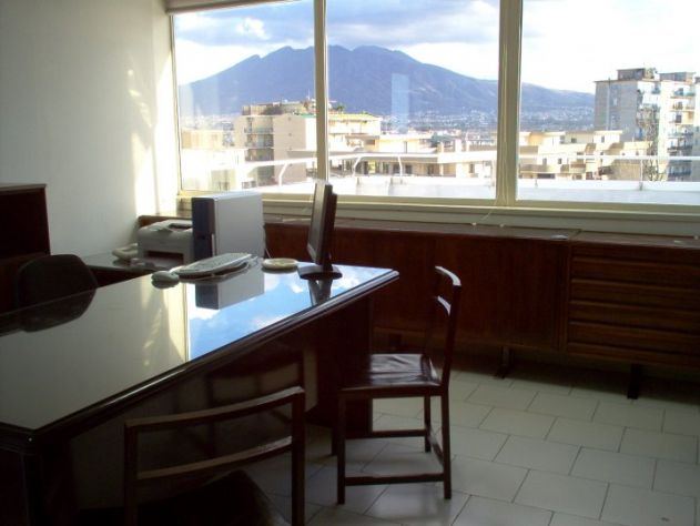 ufficio in affitto a Napoli