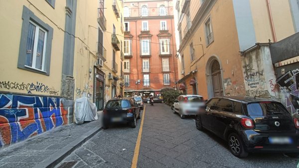 locale commerciale in affitto a Napoli in zona Pendino / San Giuseppe