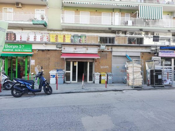 negozio in affitto a Napoli in zona Secondigliano