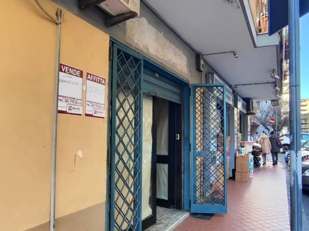 locale commerciale in affitto a Napoli in zona Camaldoli
