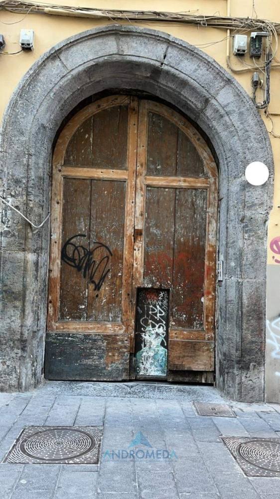 negozio in affitto a Napoli