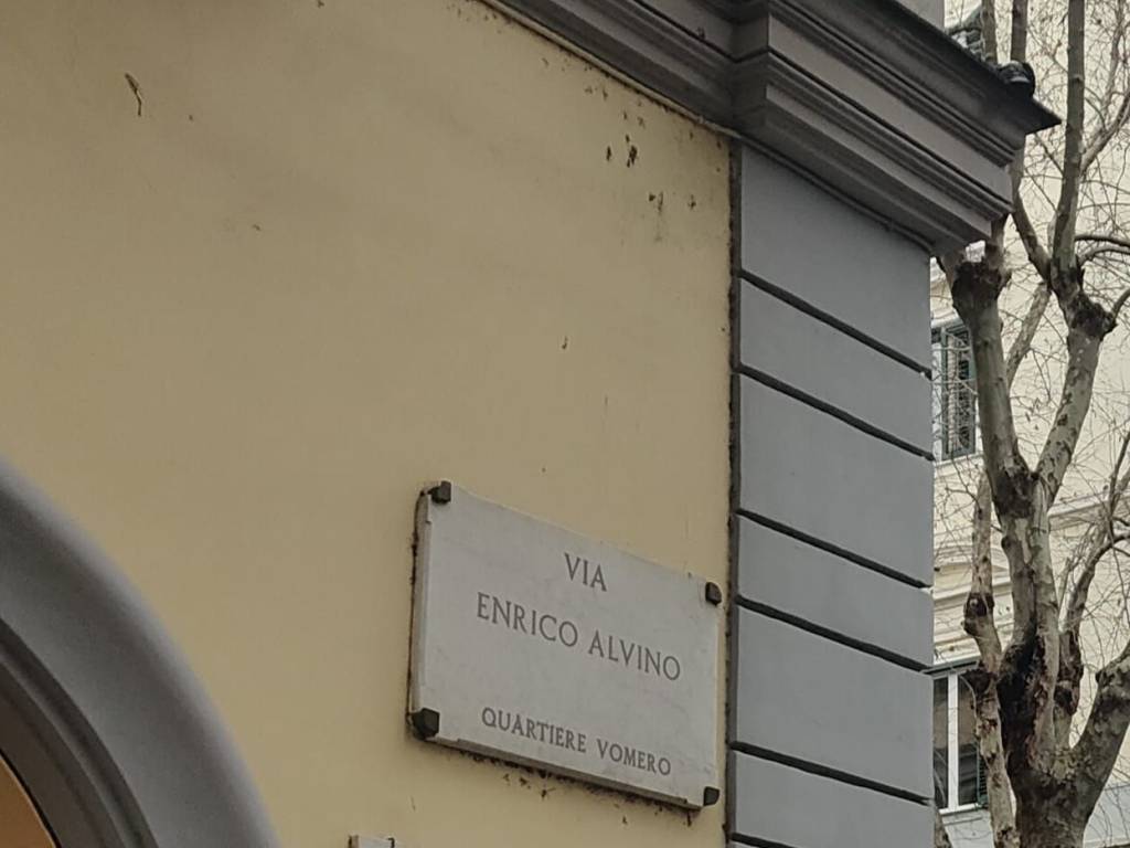 locale commerciale in affitto a Napoli in zona Vomero