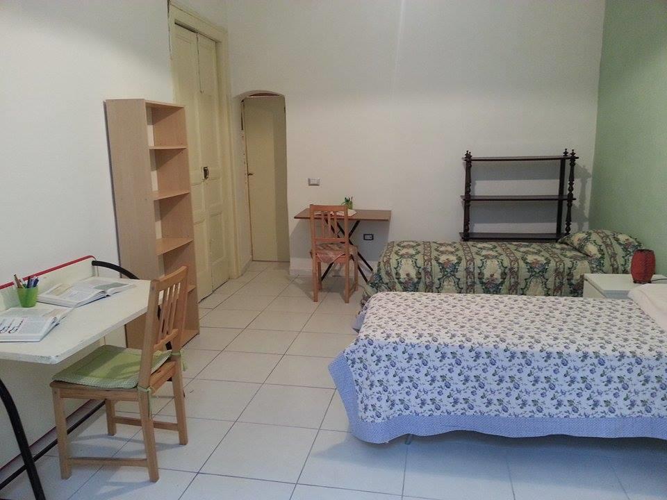 camera doppia in affitto a Napoli in zona Pendino / San Giuseppe