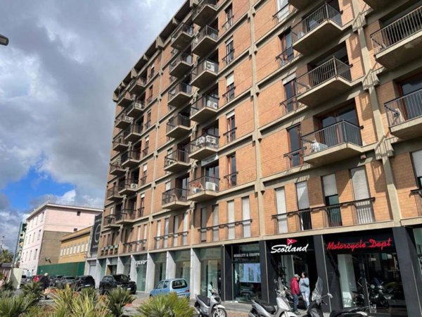 ufficio in affitto a Napoli in zona Poggioreale