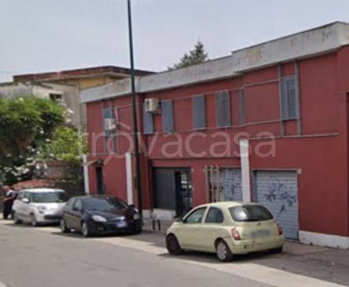 locale di sgombero in affitto a Napoli in zona Zona Industriale-Ferrovia
