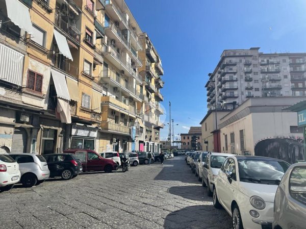 appartamento in affitto a Napoli in zona Stella