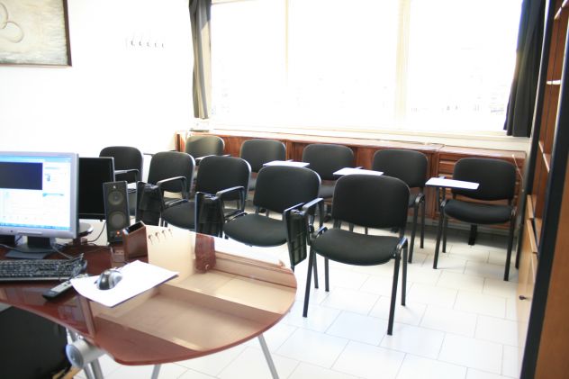 negozio in affitto a Napoli in zona Vicaria