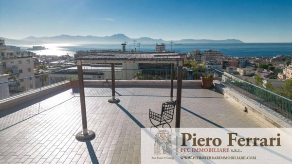 appartamento in affitto a Napoli in zona Chiaia