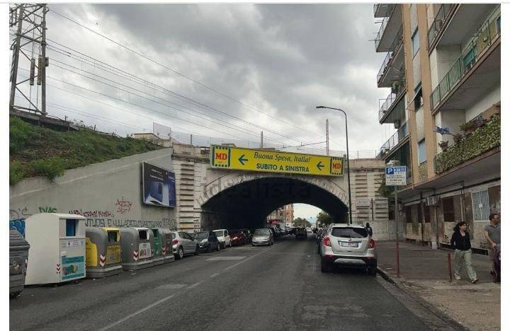 negozio in affitto a Napoli in zona Bagnoli