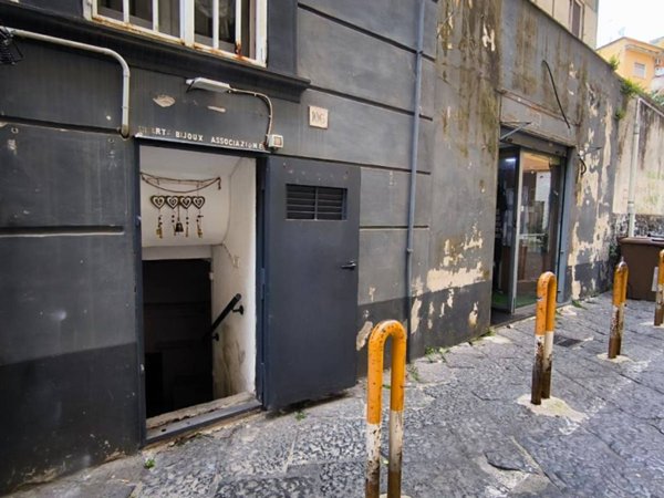 locale commerciale in affitto a Napoli in zona Vomero