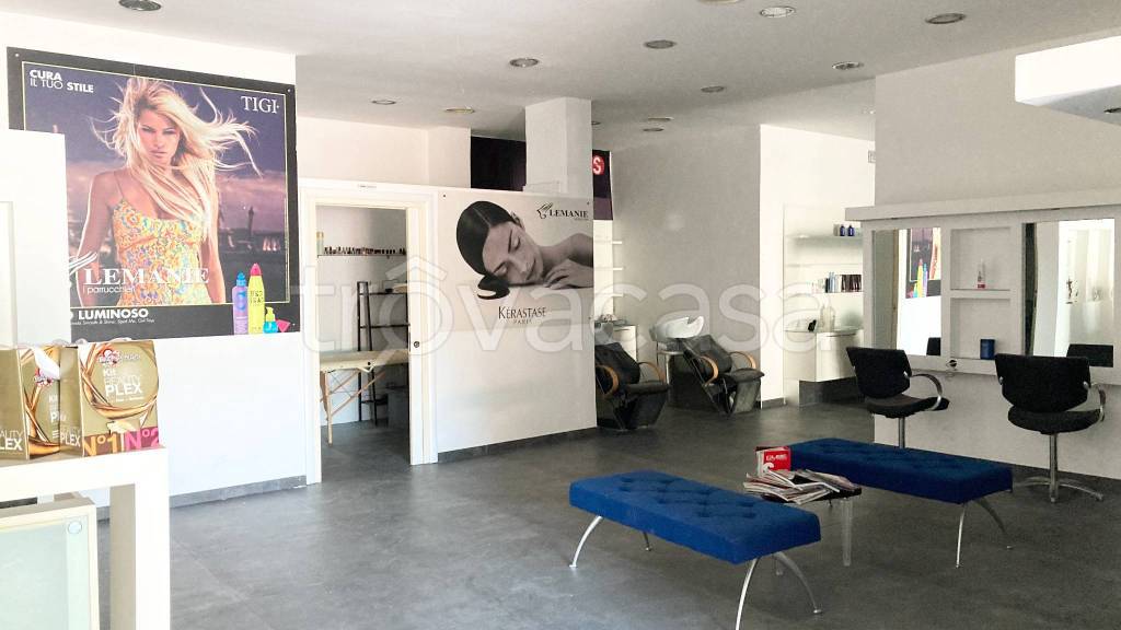 negozio in affitto a Napoli in zona Piscinola