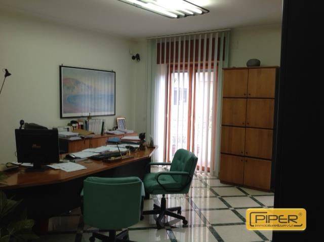 ufficio in affitto a Napoli in zona Soccavo