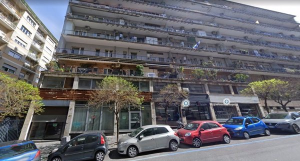 locale commerciale in affitto a Napoli in zona Vomero