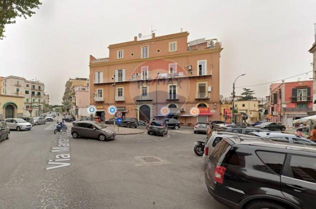 negozio in affitto a Napoli in zona Mercato