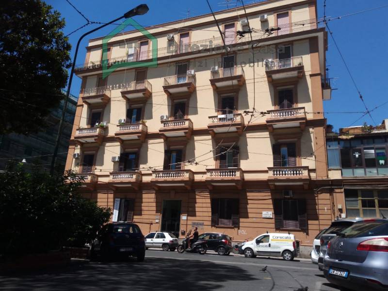 ufficio in affitto a Napoli in zona San Carlo all'Arena