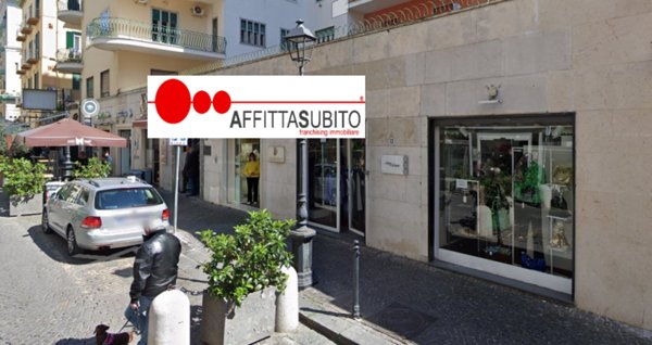 negozio in affitto a Napoli in zona Vomero