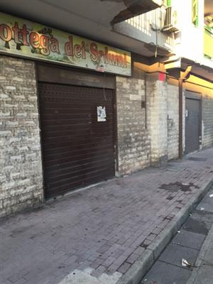 negozio in affitto a Napoli