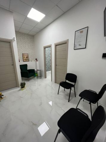 negozio in vendita a Napoli in zona Vomero