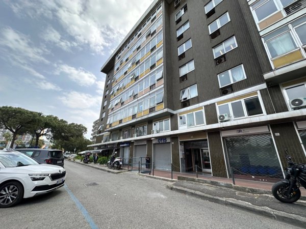 ufficio in affitto a Napoli in zona Fuorigrotta