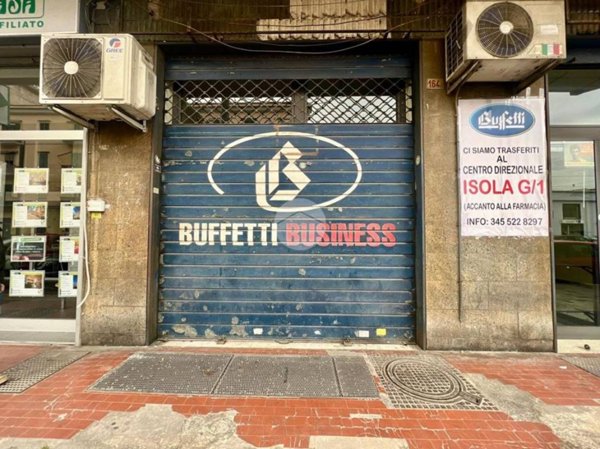 negozio in affitto a Napoli in zona Poggioreale