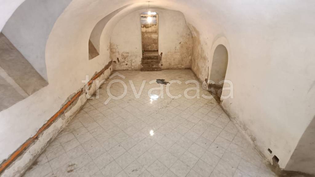trivano in affitto a Napoli in zona Chiaia