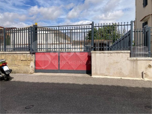 negozio in affitto a Napoli in zona Piscinola