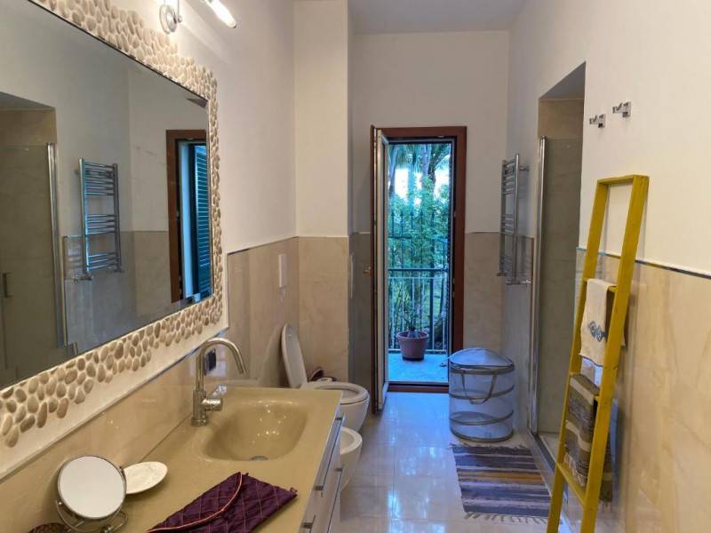 appartamento in affitto a Napoli in zona Chiaia