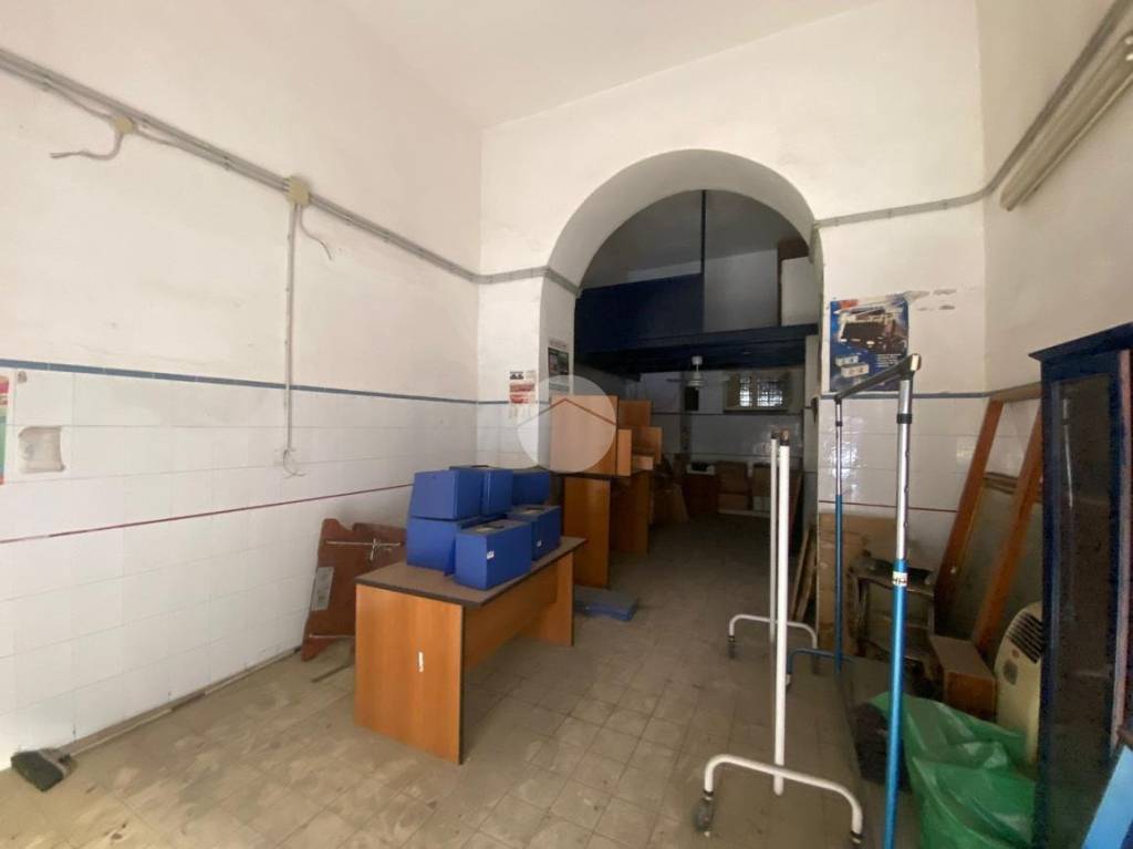 negozio in affitto a Napoli