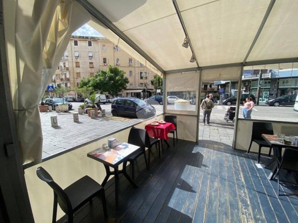 negozio in affitto a Napoli in zona Mercato
