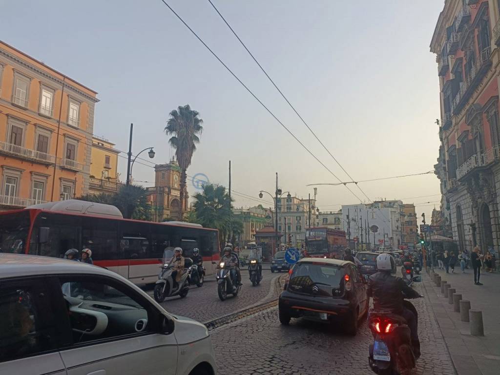 negozio in affitto a Napoli