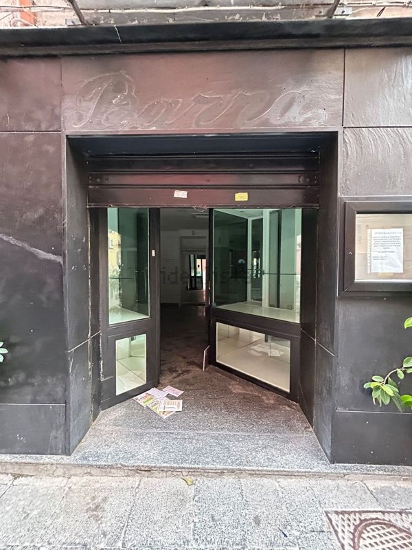 locale commerciale in affitto a Napoli in zona Chiaia