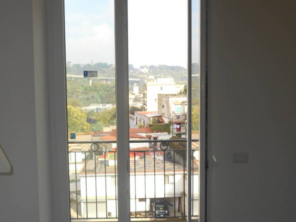 appartamento in affitto a Napoli in zona Stella