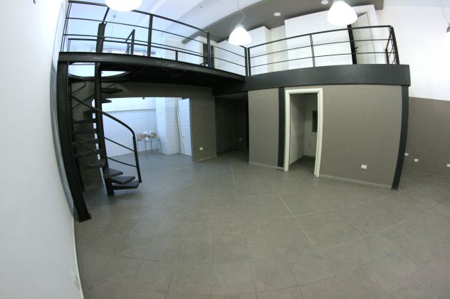 negozio in affitto a Napoli in zona Vicaria