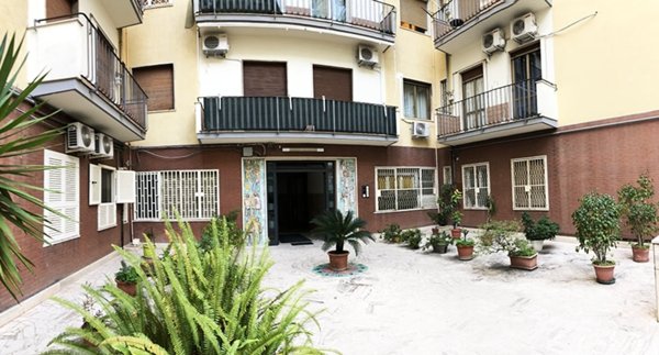 appartamento in affitto a Napoli in zona Stella