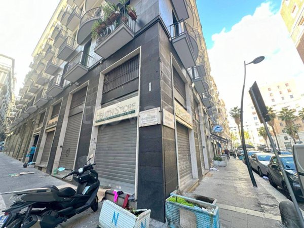 negozio in affitto a Napoli in zona Montecalvario