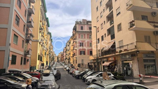 negozio in affitto a Napoli in zona Vomero