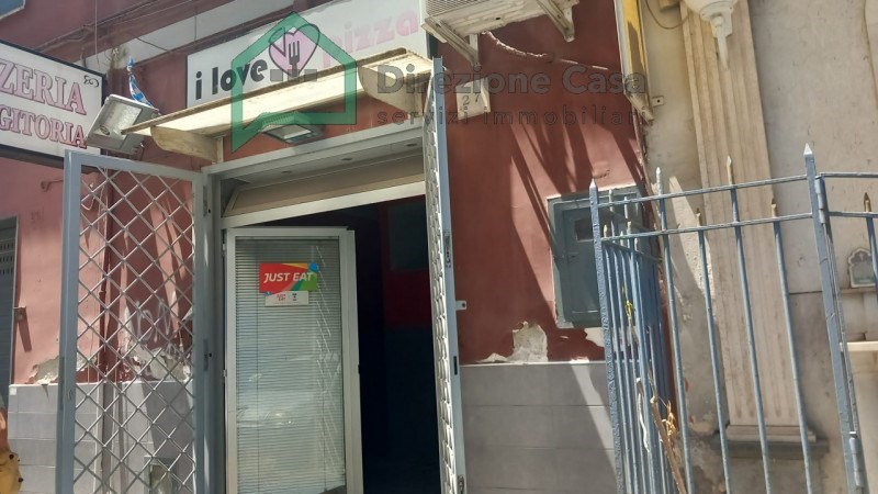 locale commerciale in affitto a Napoli