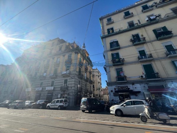 negozio in affitto a Napoli in zona Pendino / San Giuseppe