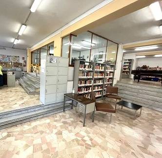 locale commerciale in affitto a Napoli