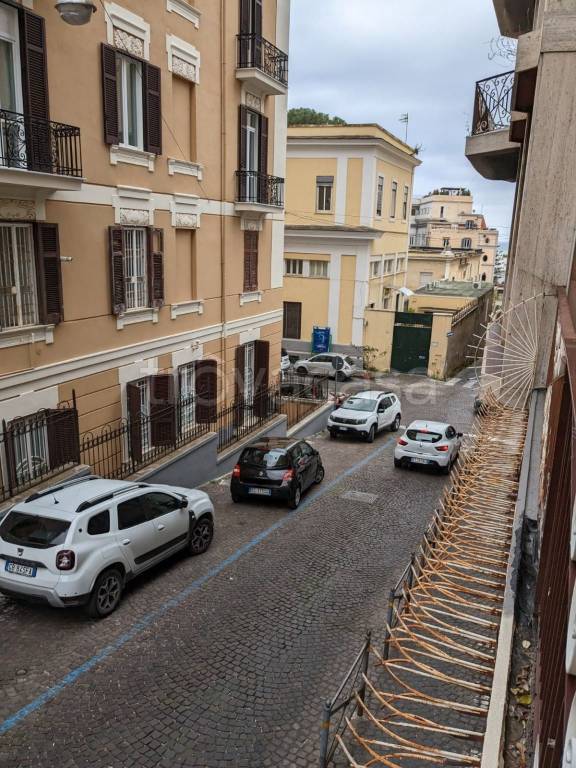 appartamento in affitto a Napoli in zona Chiaia
