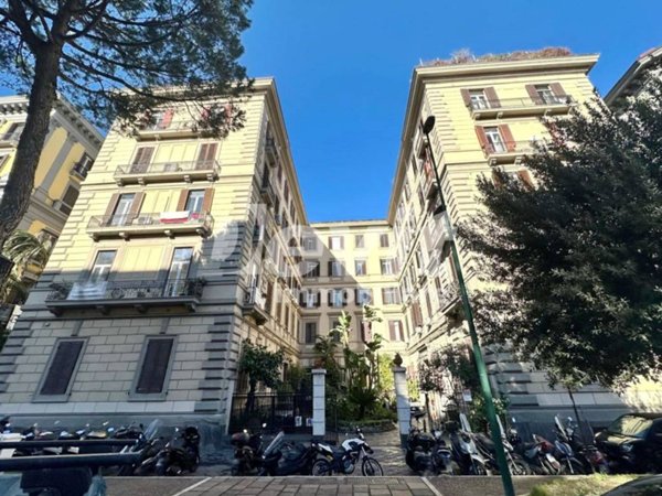 appartamento in affitto a Napoli in zona Chiaia