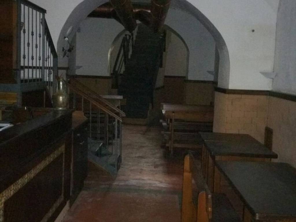 negozio in affitto a Napoli in zona Chiaia