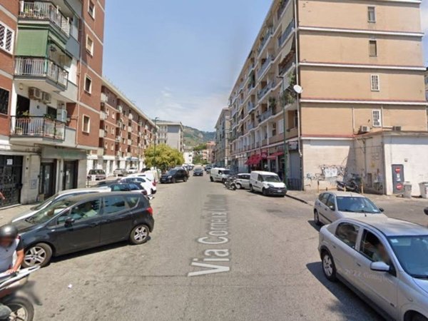 negozio in affitto a Napoli in zona Soccavo