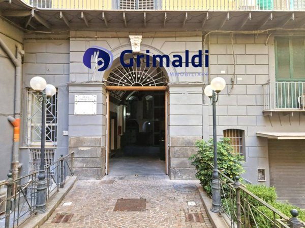 appartamento in affitto a Napoli in zona Porto