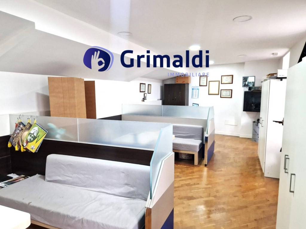 appartamento in affitto a Napoli in zona Porto