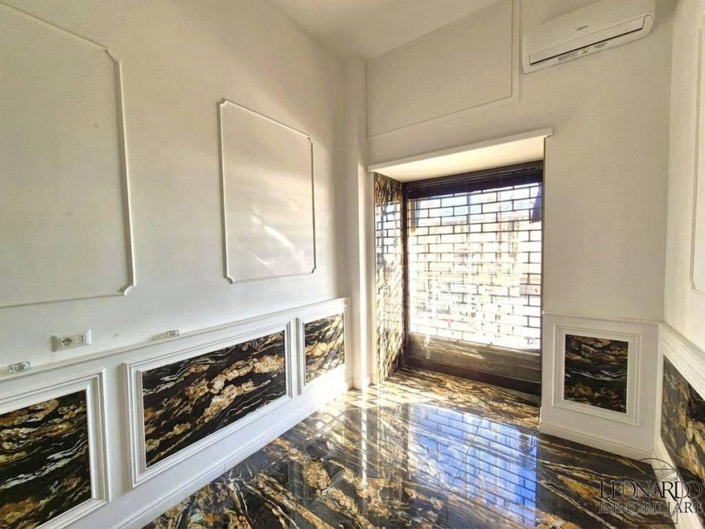 negozio in affitto a Napoli in zona Posillipo