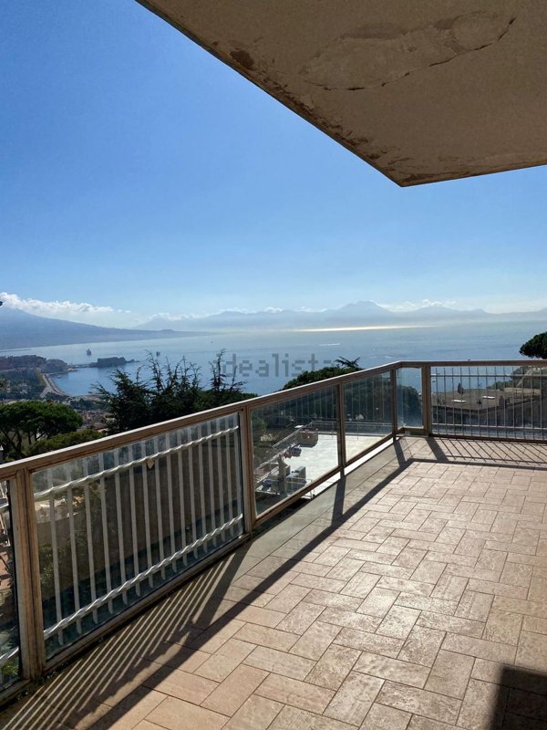 appartamento in affitto a Napoli in zona Chiaia