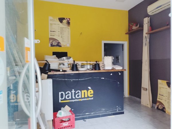 locale commerciale in affitto a Napoli