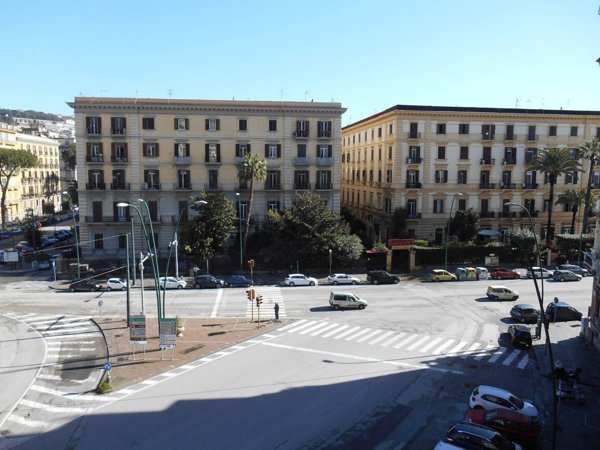 locale commerciale in affitto a Napoli in zona Chiaia