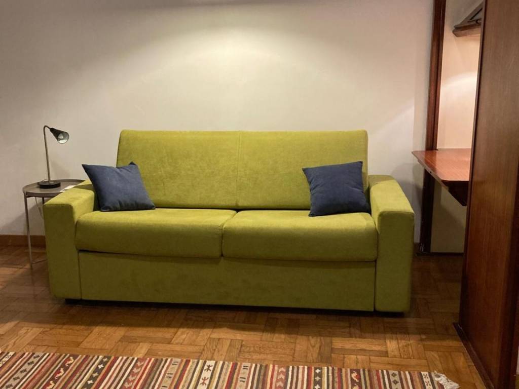 appartamento in affitto a Napoli in zona Chiaia